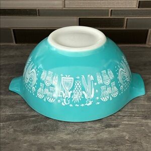 Vintage Pyrex Amish Cinderella Bowl. # 442